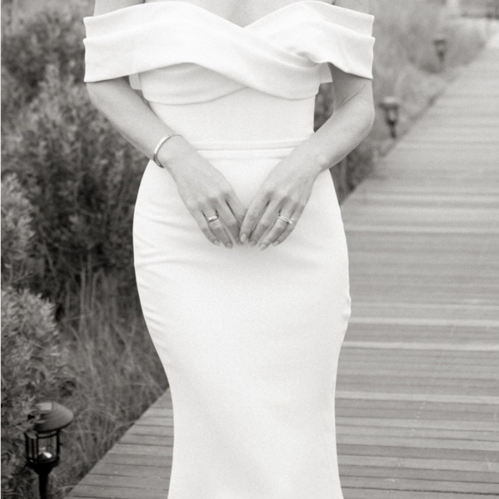 Dany Tabet Elegant Off-Shoulder Wedding Gown size Small/4